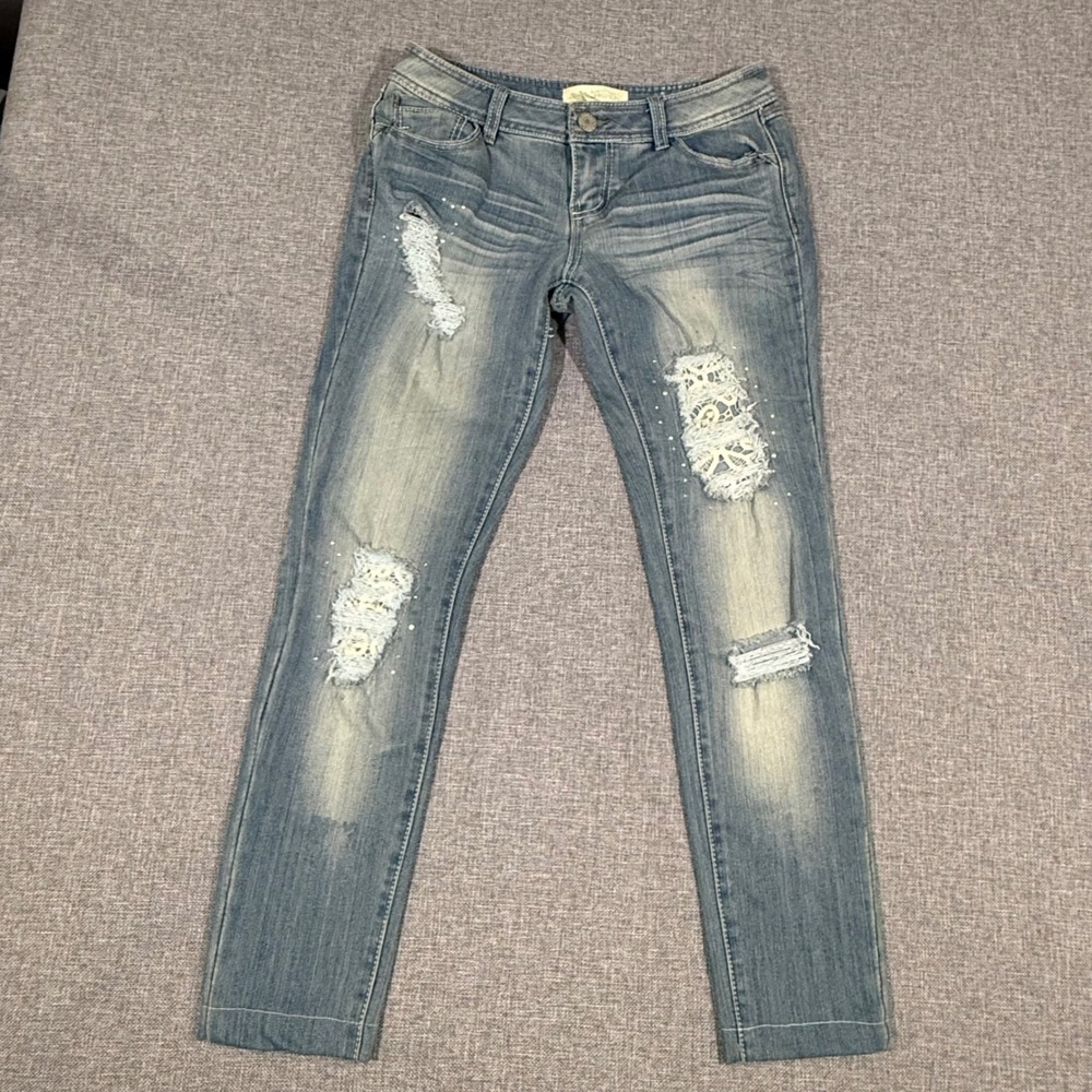 Almost Famous Distressed Skinny Jeans Womens Size 9 Blue Lace Pearl Y2K Cocquet